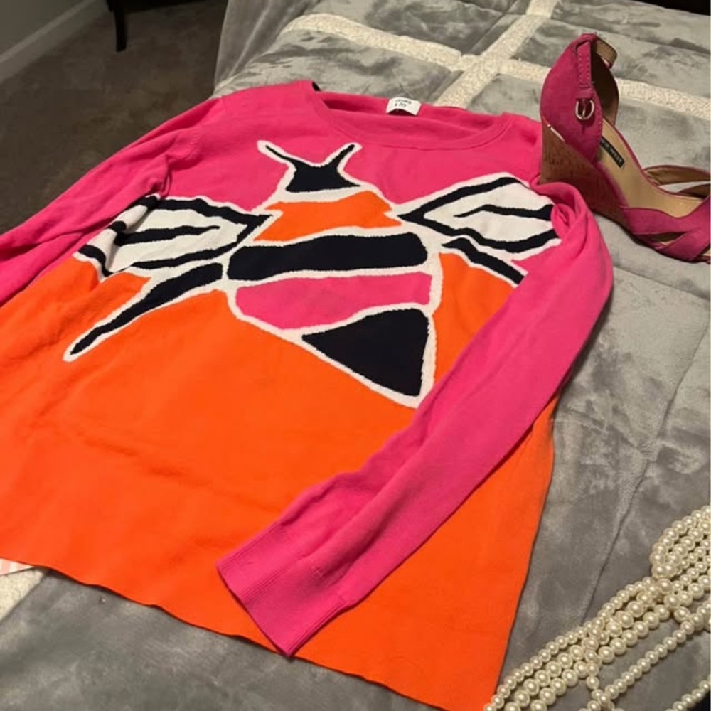Crown & Ivy Lightweight Vibrant Pink and Orange Summer Graphic Sweater
